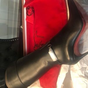 Brand new red bottom boots never worn never even tried on
